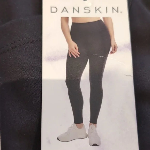 Danskin Brushed High Rise 7/8 Legging – Black (NWT) - Picture 3 of 3